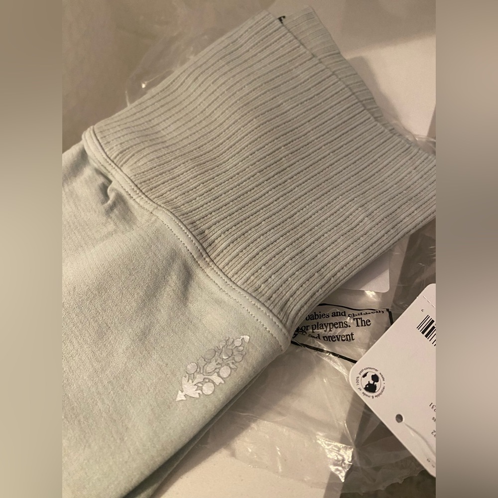FREE PEOPLE Good Karma Legging | Sea Glass | Size M/L NWT - Picture 5 of 5